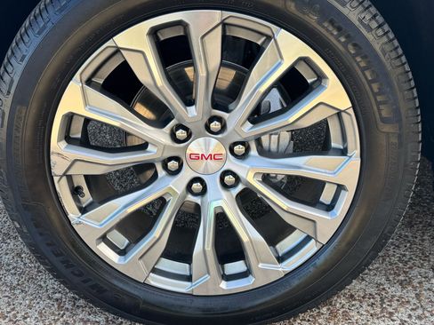 Used 2022 GMC Yukon XL Denali AWD/4WD image 39