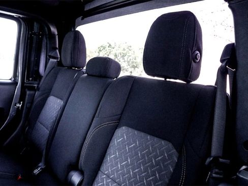 New 2025 Jeep Gladiator Mojave w/ Safety Group image 19