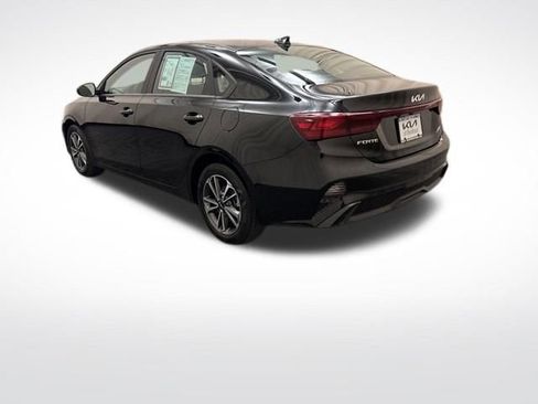 Certified 2024 Kia Forte LXS FWD image 7