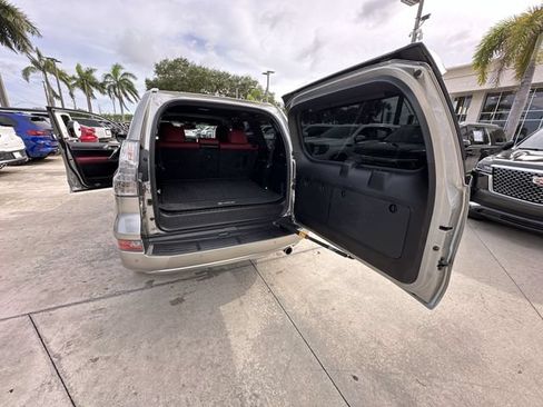 Used 2022 Lexus GX 460 Premium w/ Premium Package AWD/4WD image 33