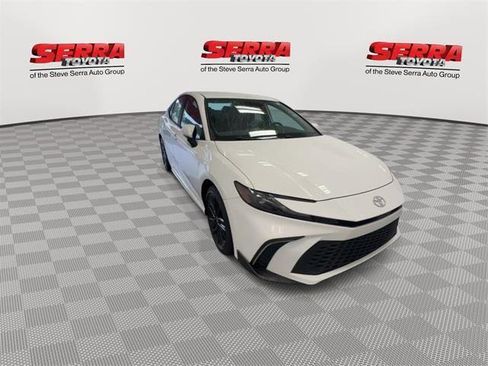 Certified 2025 Toyota Camry SE w/ Convenience Package FWD image 3