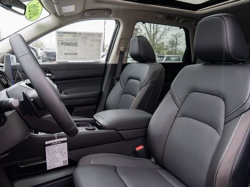 New 2026 Nissan Pathfinder SL image 24