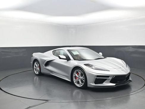 Used 2020 Chevrolet Corvette Stingray Preferred Cpe w/ 2LT Preferred Equipment Group RWD image 4