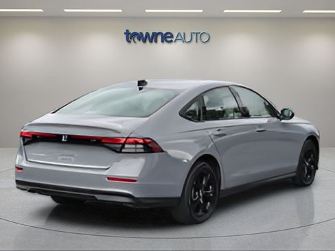 Used 2025 Honda Accord SE image 5