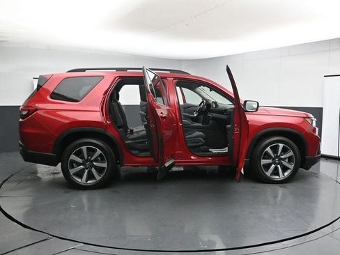 Used 2024 Honda Pilot Elite image 36