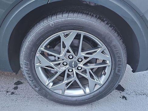 Used 2022 Genesis GV70 2.5T w/ Advanced Package image 12