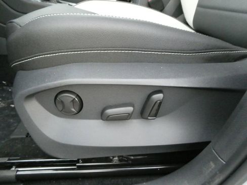 New 2026 Volkswagen Taos SEL AWD/4WD image 30