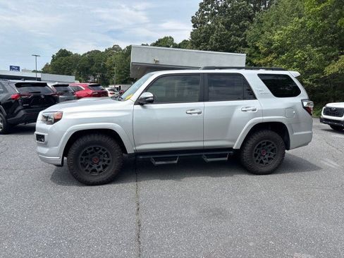 Used 2022 Toyota 4Runner TRD Sport w/ Technology Package AWD/4WD image 3