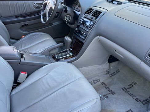 Used 2000 Nissan Maxima SE image 17