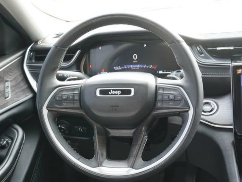 Used 2023 Jeep Grand Cherokee L Limited RWD image 18