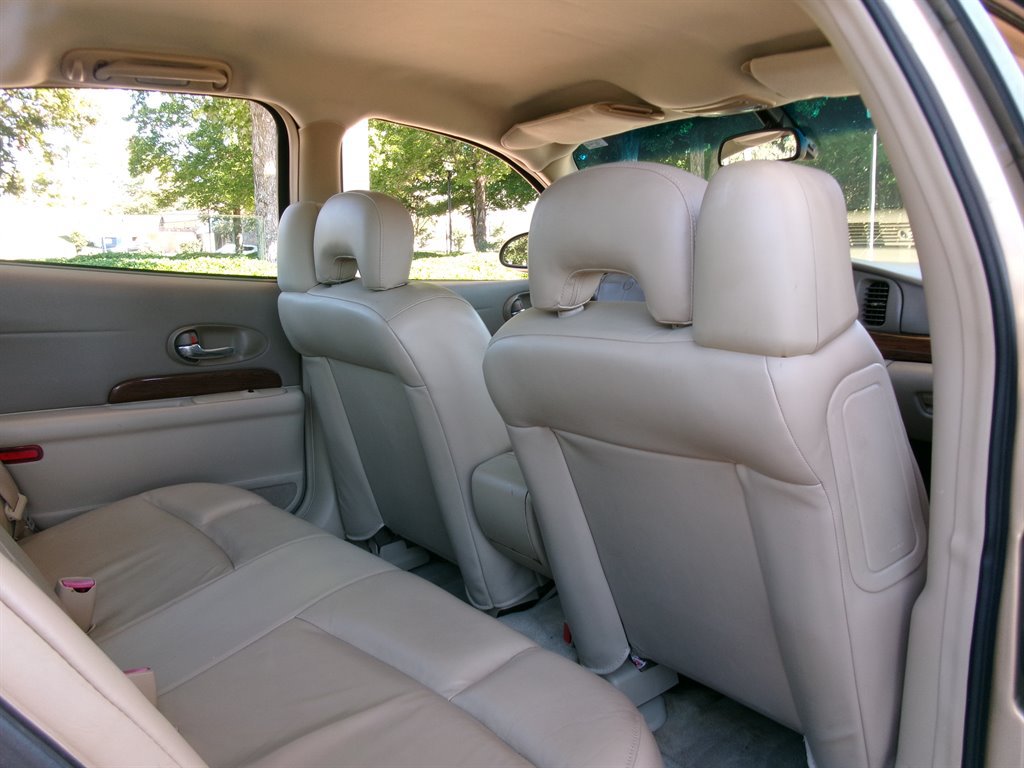 Used 2005 Buick Le Sabre Custom w/ Leather and Comfort Group FWD image 23