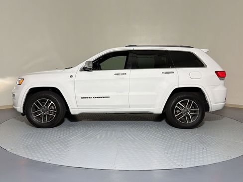 Used 2020 Jeep Grand Cherokee Overland AWD/4WD image 2
