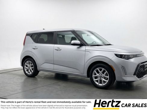 Used 2025 Kia Soul LX w/ LX Technology Package FWD image 1