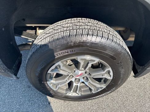Used 2024 GMC Sierra 1500 SLT image 28