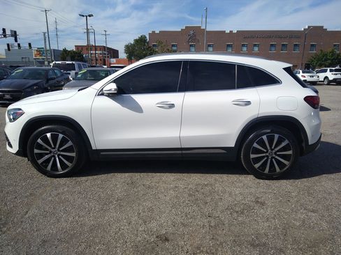 Used 2021 Mercedes-Benz GLA 250 4MATIC w/ Premium Package image 6