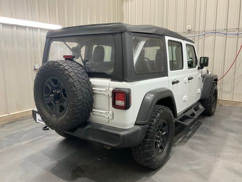 Used 2018 Jeep Wrangler Unlimited Sport image 23