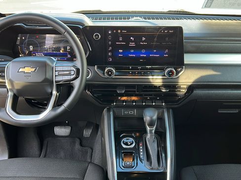 Used 2024 Chevrolet Colorado LT image 15