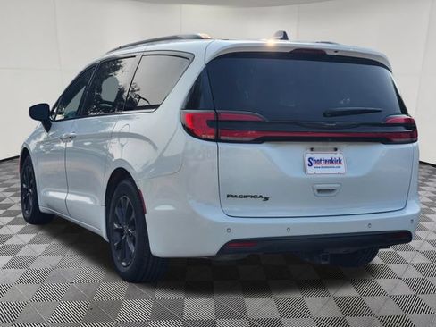 Used 2023 Chrysler Pacifica Touring w/ S Appearance Package FWD image 8