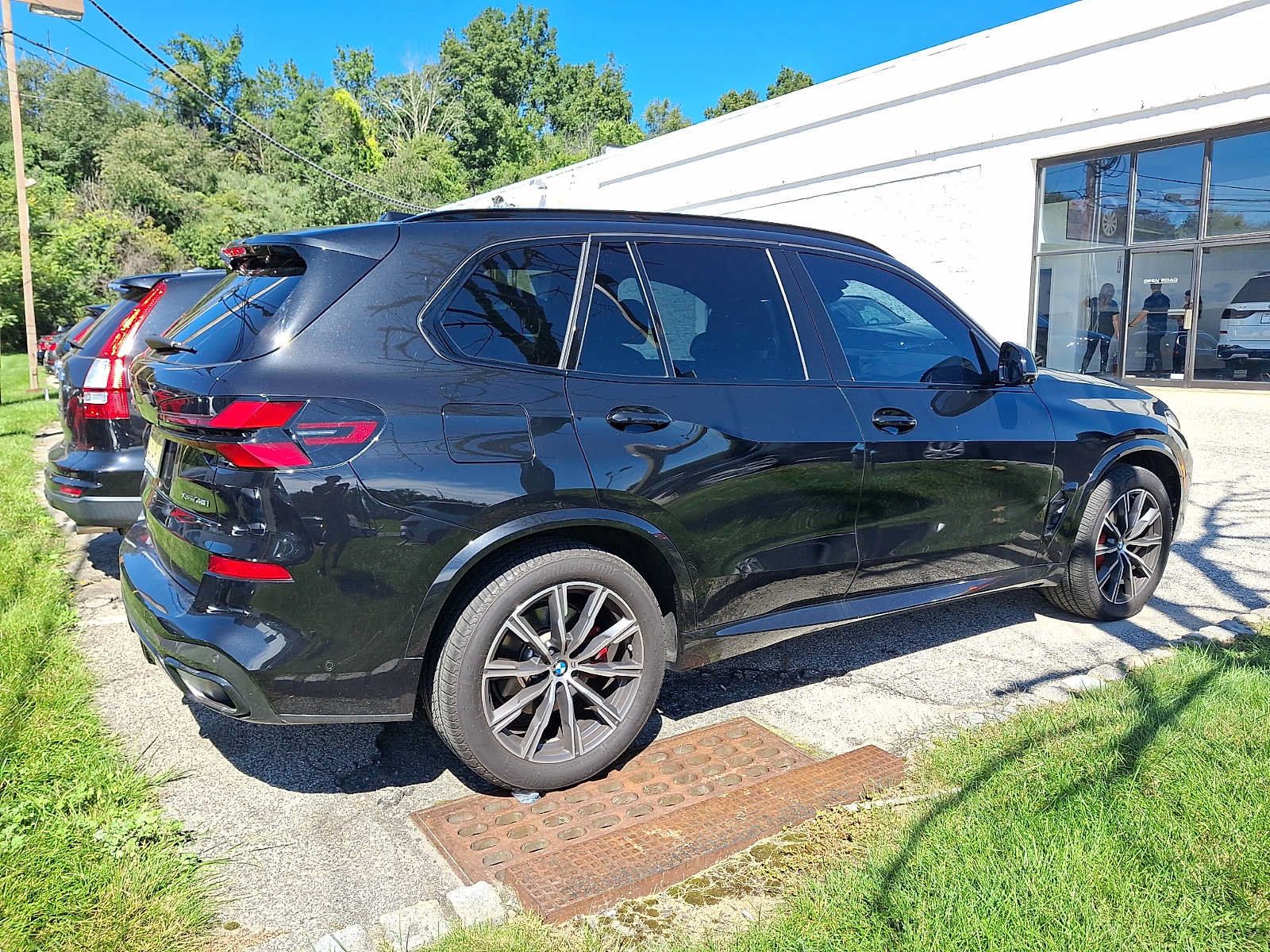 Used 2026 BMW X5 xDrive40i w/ M Sport Package AWD/4WD image 3