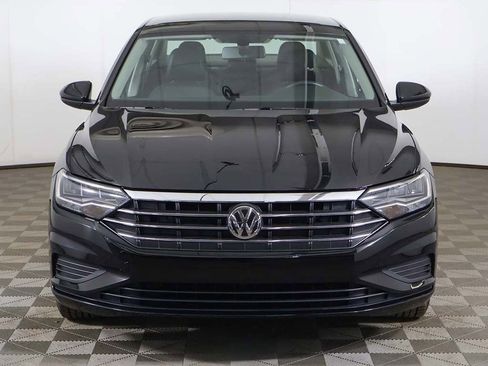 Used 2019 Volkswagen Jetta SE w/ Cold Weather Package image 11