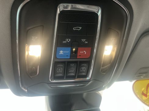 Used 2022 Jeep Grand Cherokee Limited 4xe w/ Luxury Tech Group II AWD/4WD image 33