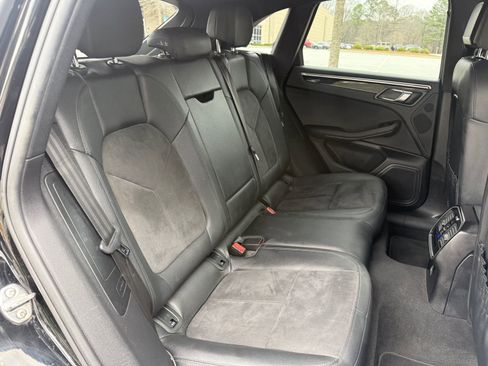 Used 2018 Porsche Macan Sport Edition image 41