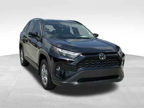 Used 2025 Toyota RAV4 XLE AWD/4WD image 10