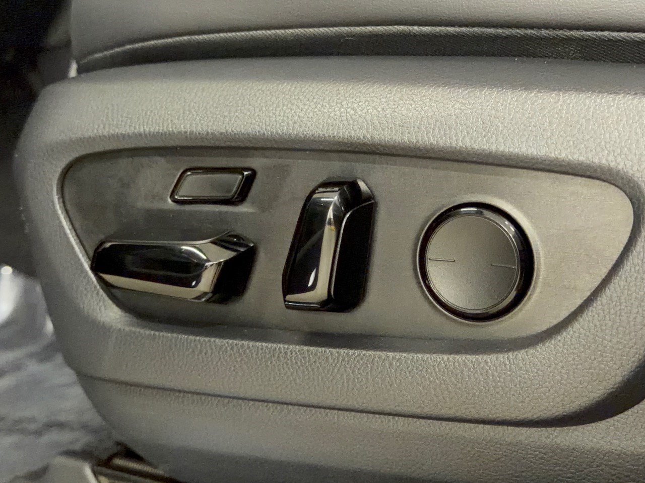 Used 2024 Lexus GX 550 w/ Accessory Package (Z1) AWD/4WD image 16