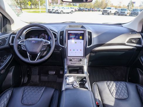Used 2024 Ford Edge Titanium w/ Equipment Group 301A AWD/4WD image 17
