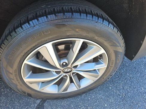 Used 2019 Hyundai Santa Fe Limited FWD image 18