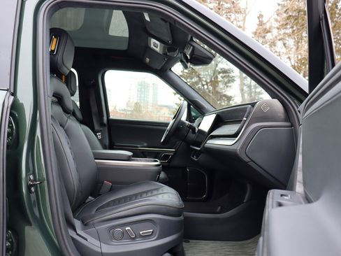 Used 2022 Rivian R1T Adventure image 20