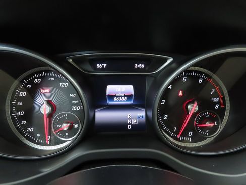 Used 2018 Mercedes-Benz GLA 250 image 32