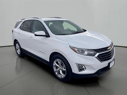 Used 2019 Chevrolet Equinox LT w/ Sun & Navigation Package image 3