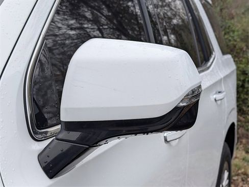 Used 2023 GMC Yukon Denali image 4