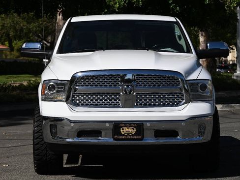 Used 2018 RAM 1500 Laramie w/ Convenience Group AWD/4WD image 9