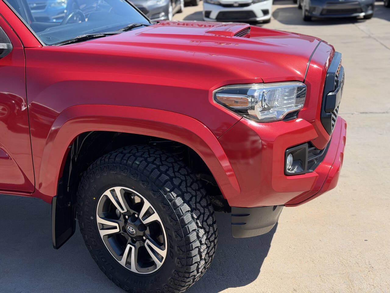 Used 2017 Toyota Tacoma TRD Sport w/ Premium & Technology Package RWD image 24