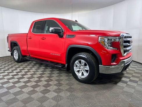 Used 2022 GMC Sierra 1500 SLE image 2