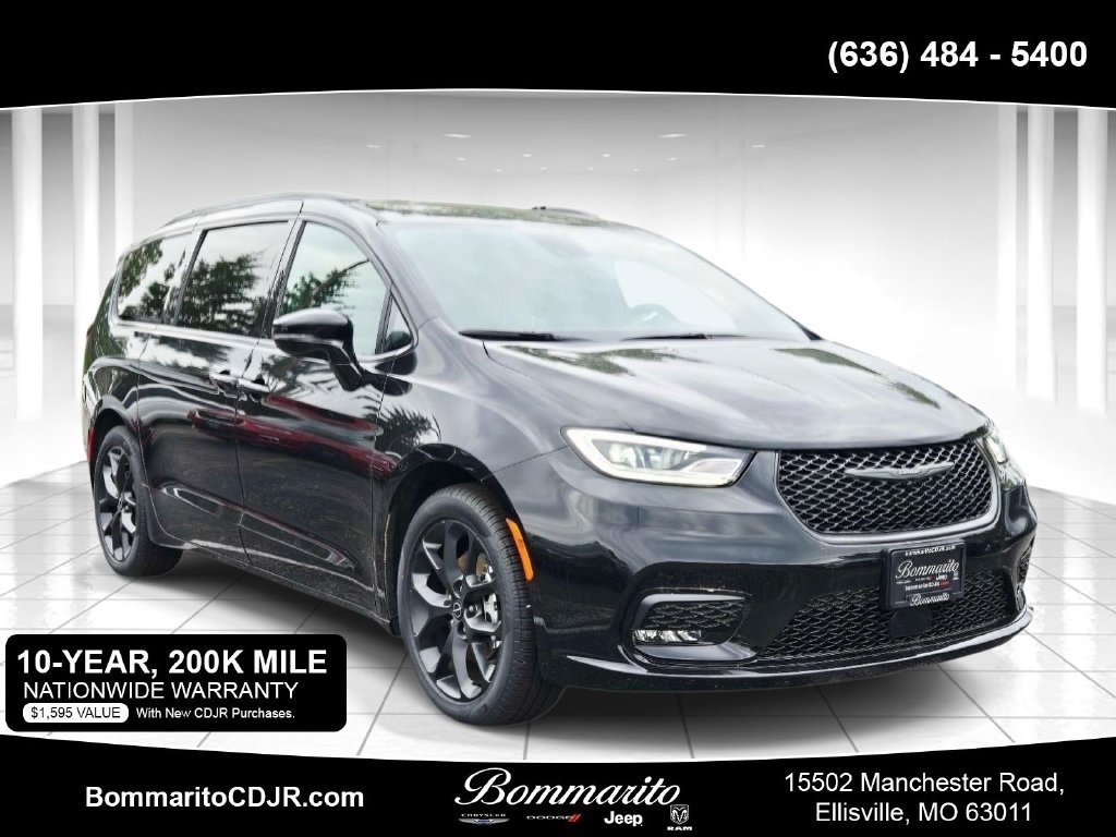 New 2026 Chrysler Pacifica Select w/ S Appearance Package FWD image 1