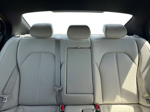 Used 2025 Genesis G70 2.5T AWD/4WD image 12
