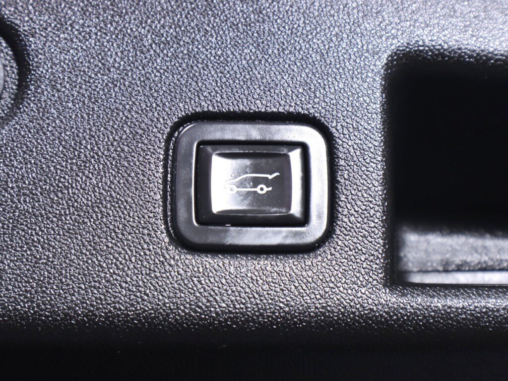 Used 2018 Chevrolet Equinox LT FWD image 33