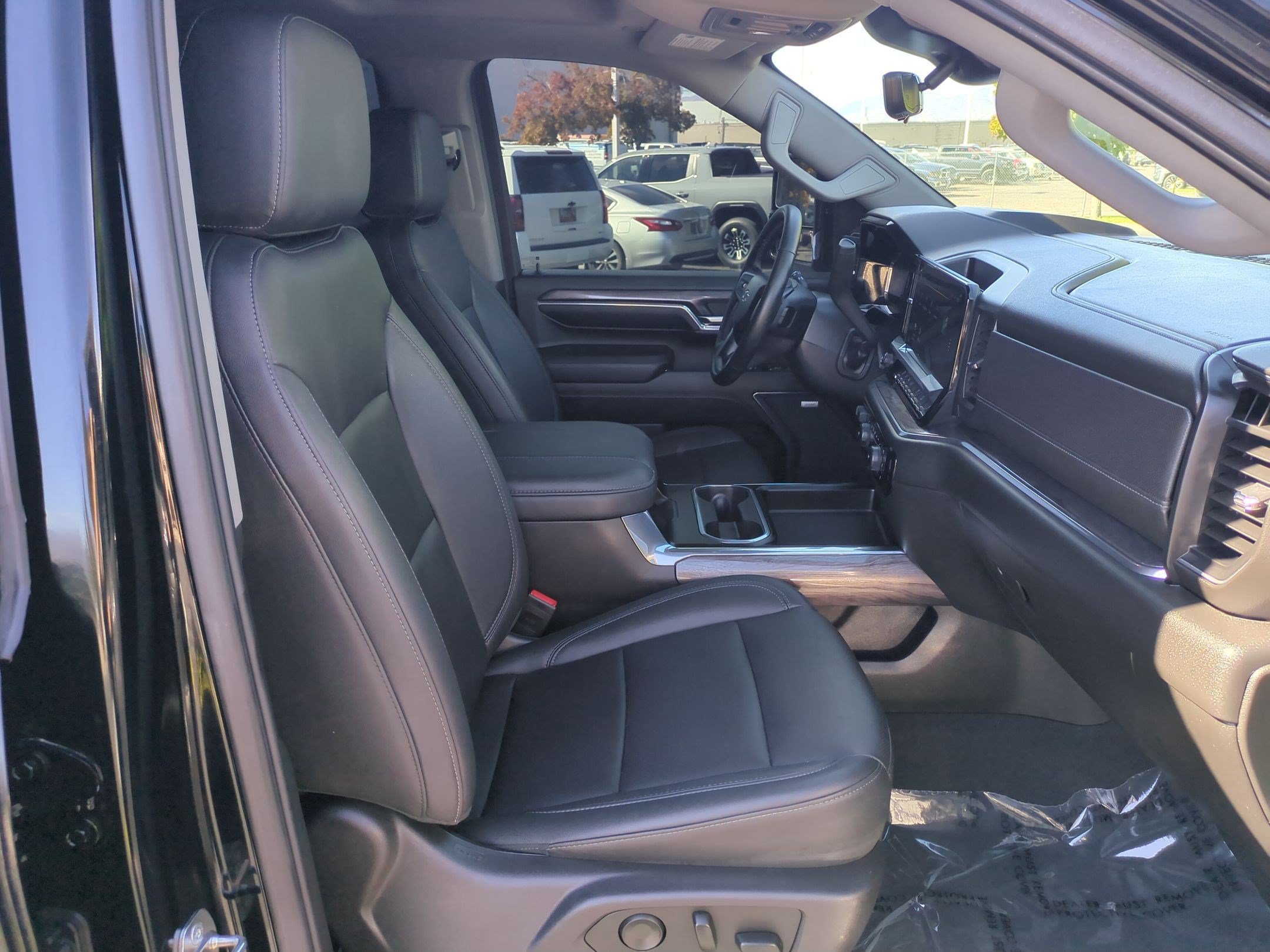 Used 2024 Chevrolet Silverado 3500 LTZ w/ LTZ Plus Package AWD/4WD image 31