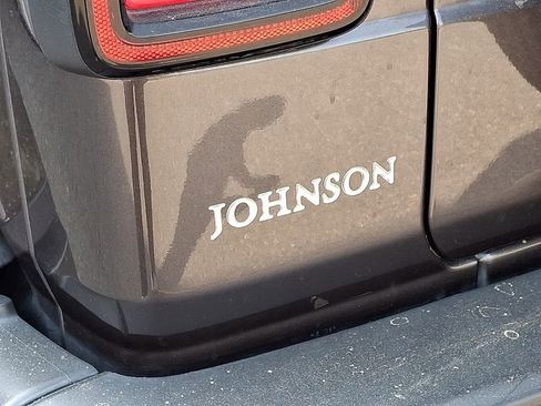 Used 2021 Jeep Wrangler Unlimited Sahara image 24