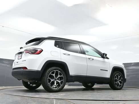 Used 2025 Jeep Compass Limited AWD/4WD image 45