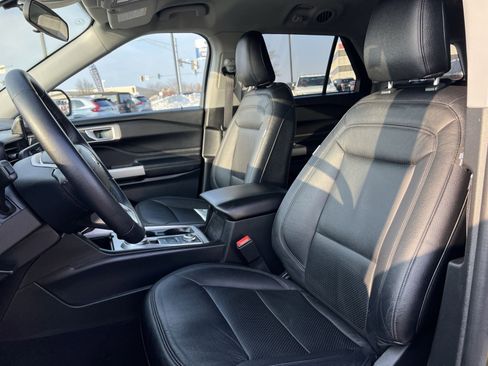 Certified 2024 Ford Explorer XLT image 13