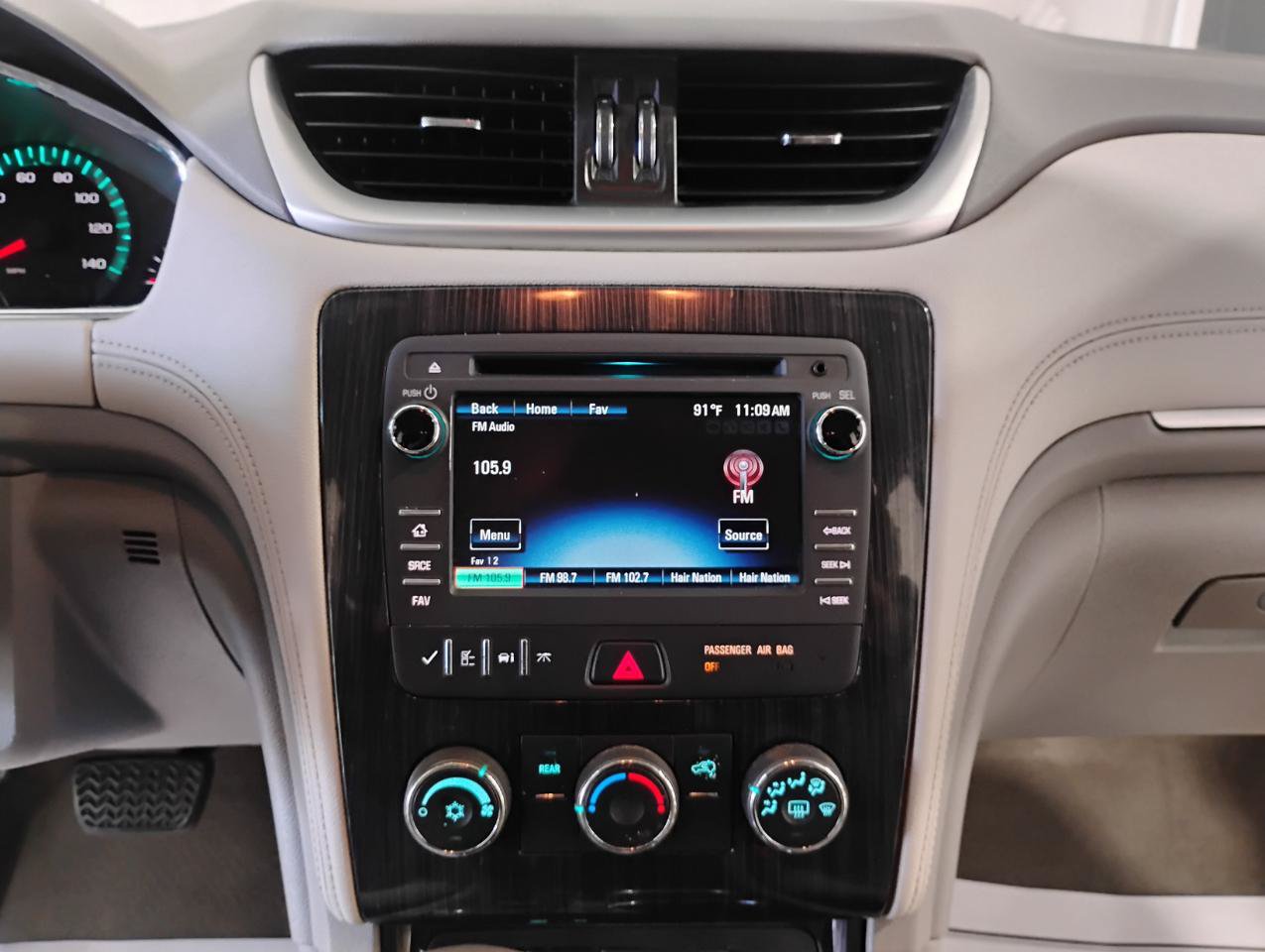 Used 2017 Chevrolet Traverse LT FWD image 62