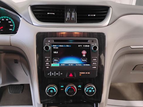 Used 2017 Chevrolet Traverse LT FWD image 62