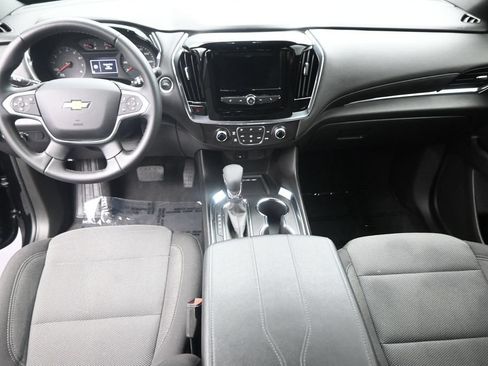 Used 2024 Chevrolet Traverse LT FWD image 16