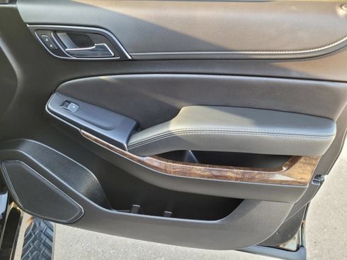 Used 2019 Chevrolet Tahoe LS w/ Enhanced Driver Alert Package AWD/4WD image 7