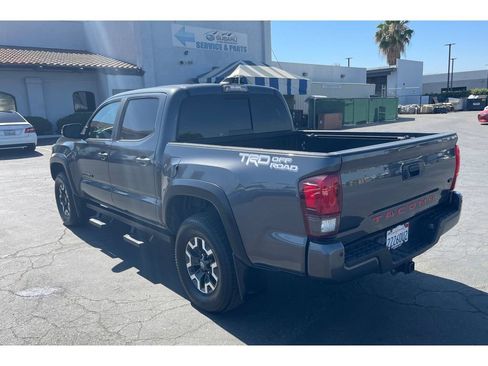 Used 2019 Toyota Tacoma TRD Off-Road w/ Technology Package RWD image 3