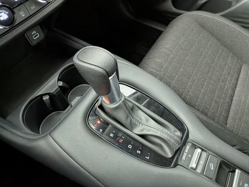 Certified 2024 Honda HR-V LX image 18
